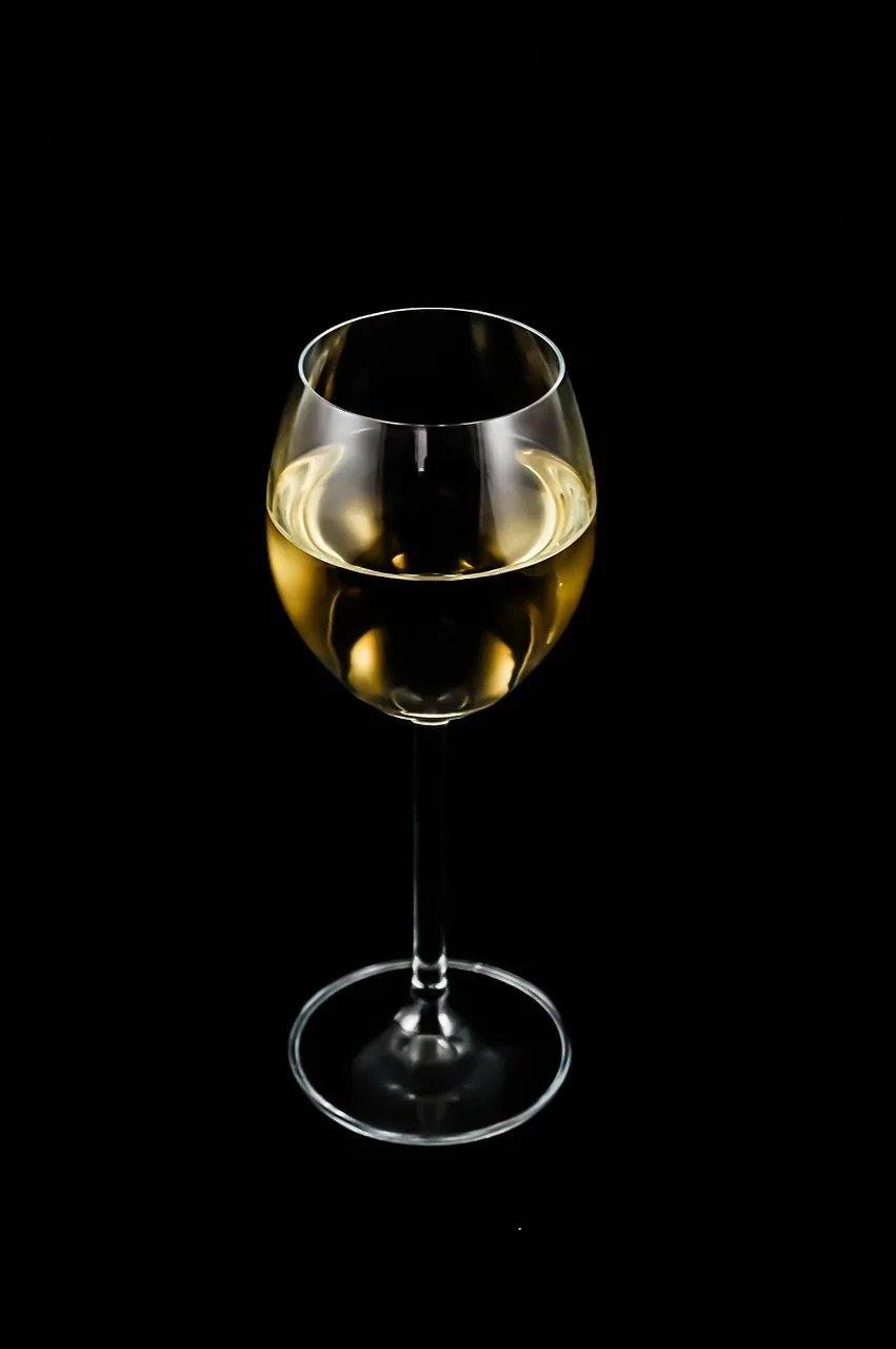 Est-ce que le vin rouge se met au frigo ?