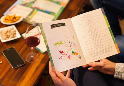 Voyager autour du vin avec le jeu « Mystères et bonnes bouteilles »