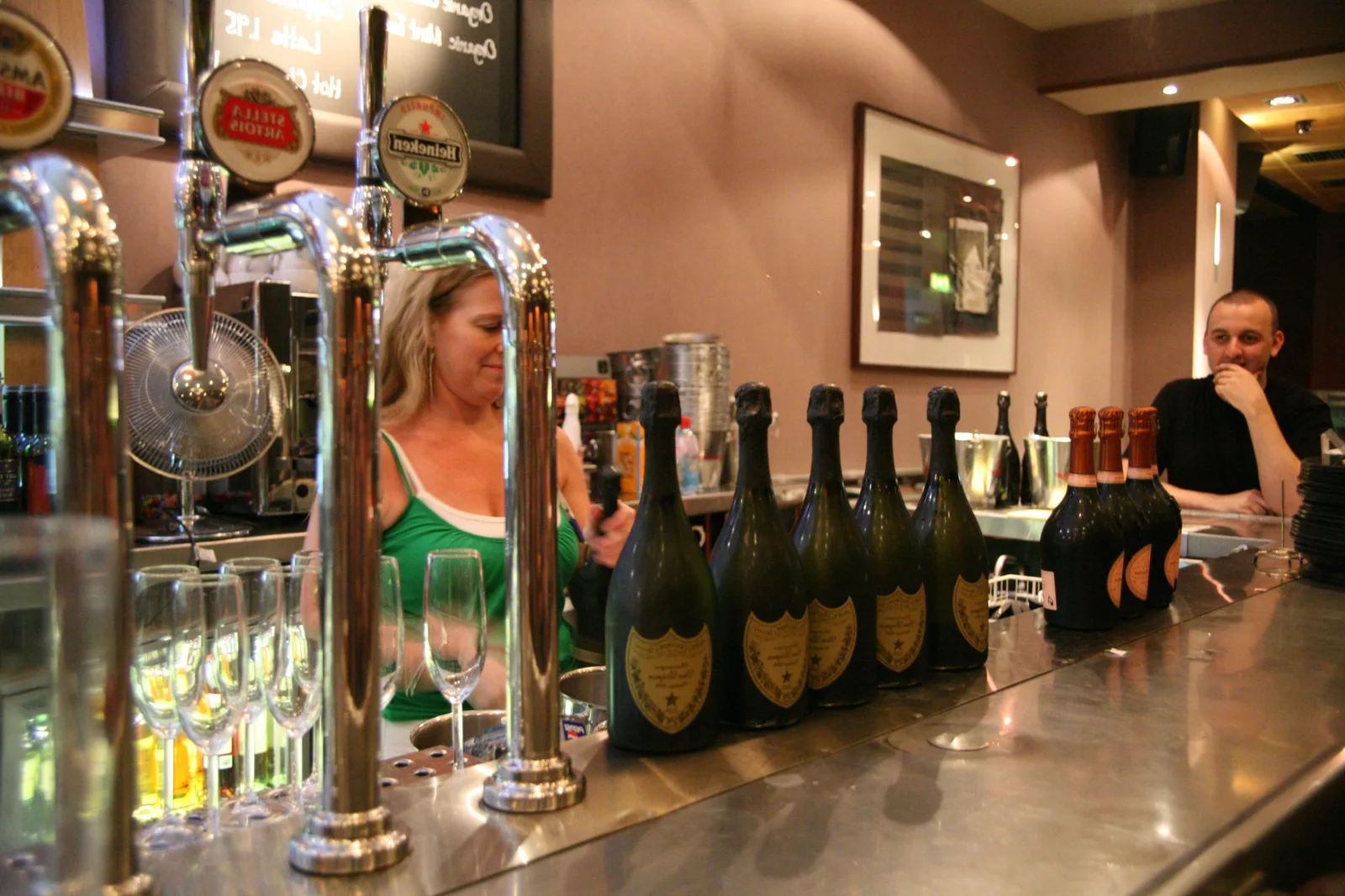 Où se trouve le tableau Veuve Clicquot ?