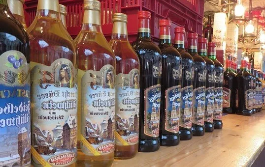 Quelle est la différence entre le vin jaune et le vin de paille ?