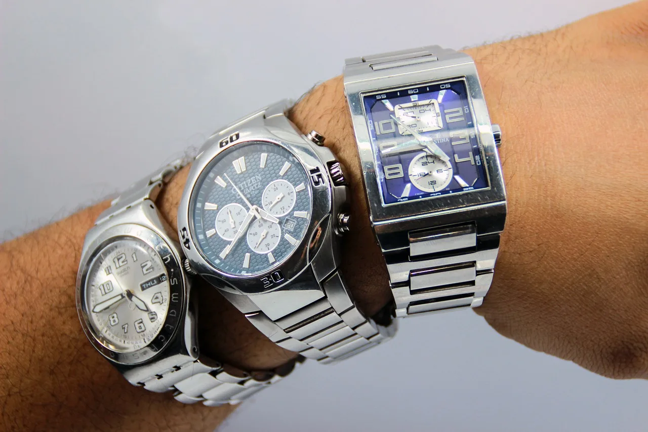 Quels critères permettent de déterminer si une montre est pour homme ou pour femme ?
